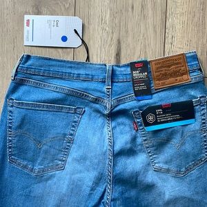 NWT Levi’s 505 Regular Cropped Blue Jeans Men’s Waist 32